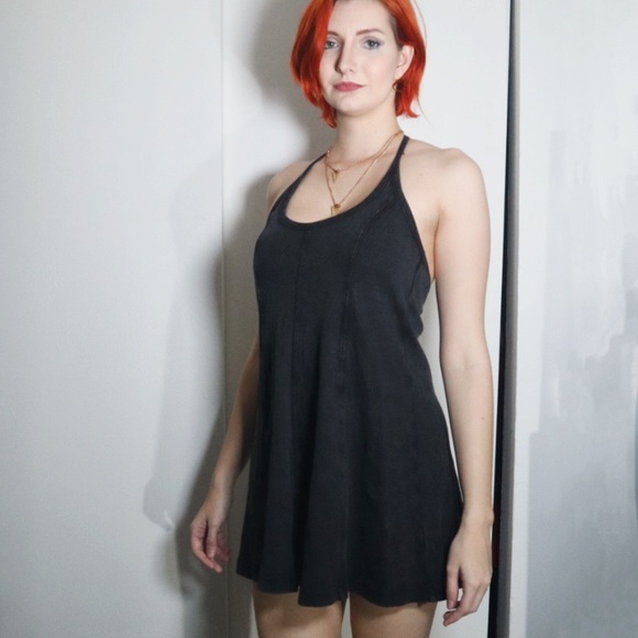 3 for 25! 🌻BDG (Urban Outfitters) - Jamie T-back Swing Mini Dress🌻 - Picture 2 of 9